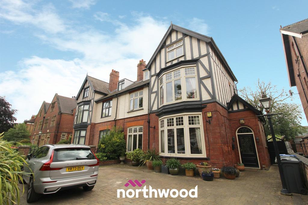 Avenue Road, Doncaster DN2 6 bed character property for sale £475,000