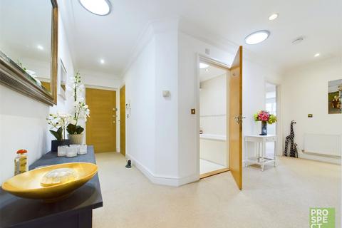 2 bedroom apartment for sale, Robin Hill, Maidenhead, Berkshire, SL6