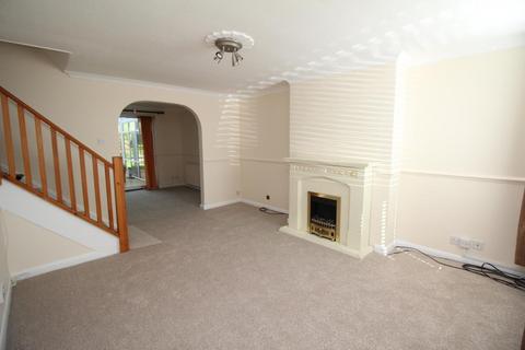 3 bedroom semi-detached house to rent, Kelvedon Close, CM11