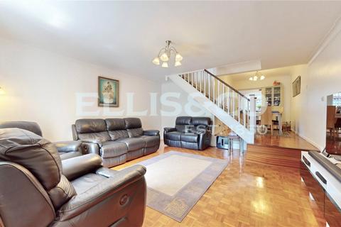 3 bedroom end of terrace house for sale, Lantern Close, Wembley, HA0