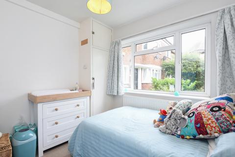 2 bedroom flat to rent, Braeside Avenue Wimbledon SW19