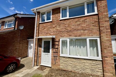 3 bedroom detached house to rent, Crowson Way, PETERBOROUGH PE6