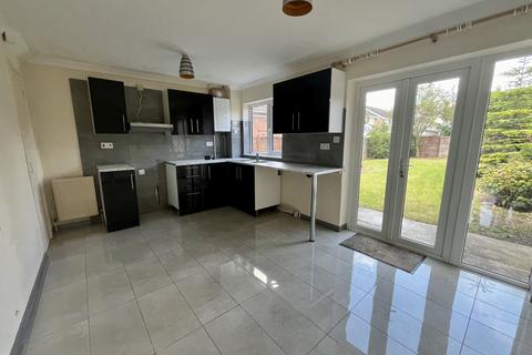 3 bedroom detached house to rent, Crowson Way, PETERBOROUGH PE6