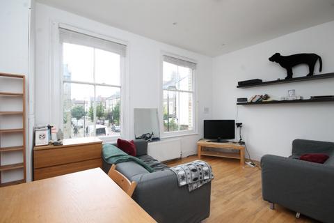 4 bedroom flat to rent, Roden Street, Islington, N7