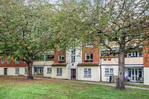 10 Kemsing Close, Bromley, BR2 7ET