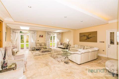 6 bedroom house for sale, Corrigan Close, Hendon, NW4