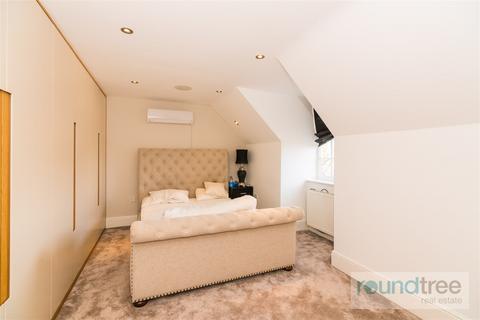 2 Corrigan Close, London, NW4 1TF