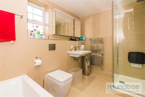 2 Corrigan Close, London, NW4 1TF