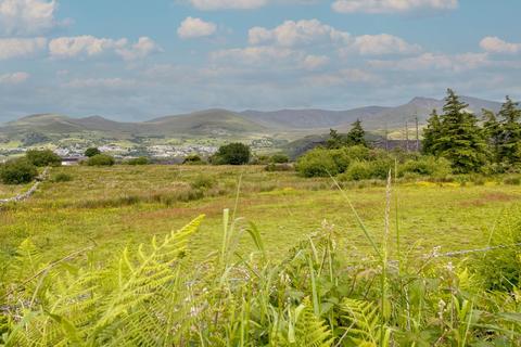 5 bedroom semi-detached house for sale, Gefnan, Mynydd Llandygai, Bangor, Gwynedd, LL57