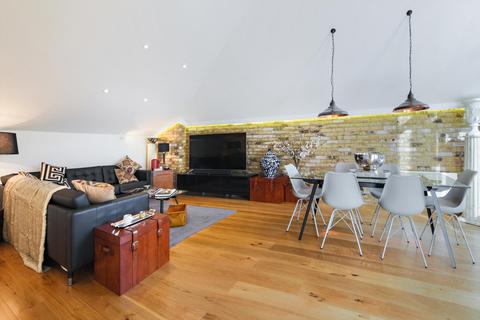 4 bedroom flat to rent, The Grainstore, 4 Western Gateway, London, E16