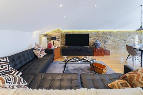 4 bedroom flat to rent, The Grainstore, 4 Western Gateway, London, E16