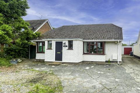 2 bedroom detached bungalow for sale, Wraysbury, Berkshire