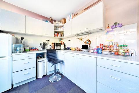 128 Chestnut Avenue, Exeter, EX2 6DN