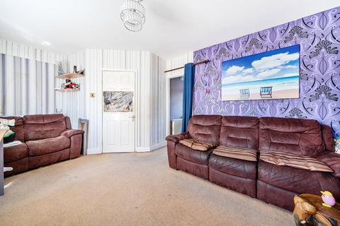 128 Chestnut Avenue, Exeter, EX2 6DN