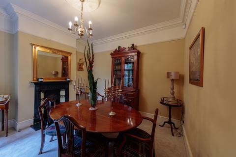 6 Wanstead Place, London, E11 2SW