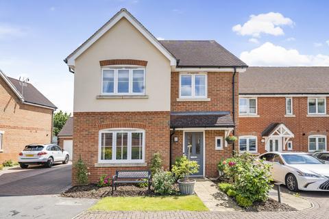 4 bedroom detached house for sale, Columba Gardens, Berkshire RG40