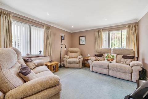 2 bedroom maisonette for sale, Redvers Road, Warlingham CR6