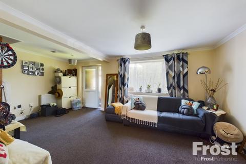 19 Comet Road, Stanwell, Staines-upon-thames, TW19 7HP
