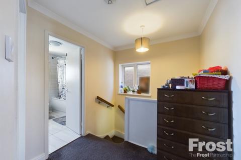 19 Comet Road, Stanwell, Staines-upon-thames, TW19 7HP