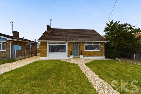 2 bedroom detached bungalow for sale, Beatrice Avenue, Canvey Island, SS8