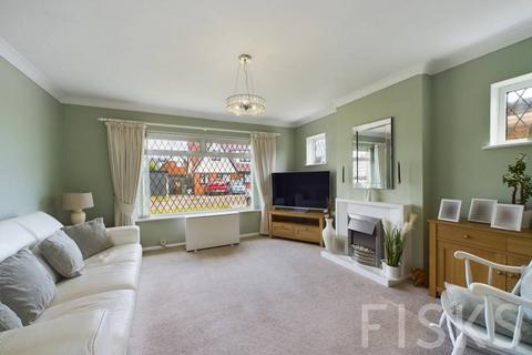 2 bedroom detached bungalow for sale, Beatrice Avenue, Canvey Island, SS8