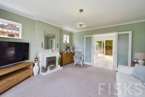 2 bedroom detached bungalow for sale, Beatrice Avenue, Canvey Island, SS8