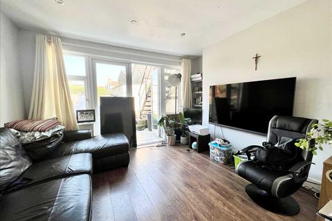 2 bedroom apartment for sale, Leigh on Sea SS9