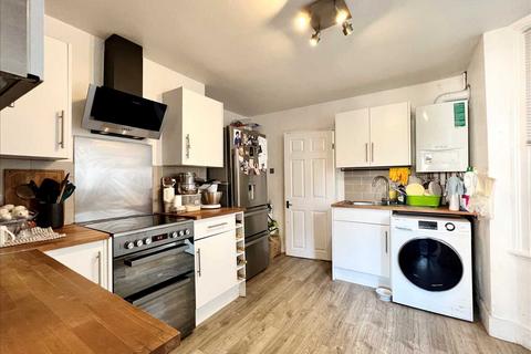 2 bedroom apartment for sale, Leigh on Sea SS9