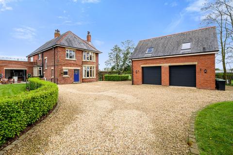 6 bedroom country house for sale, White Croft, White House Lane, Preston