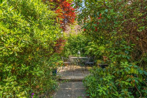 70a Park Road, Kingston Upon Thames, KT2 6AR