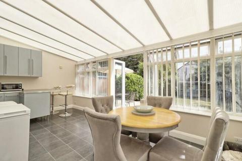 3 bedroom detached house for sale, High Road, Basildon, SS13