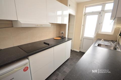 389a Hook Road, Chessington, KT9 1EL