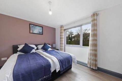 1 bedroom ground floor flat for sale, Archery Close, Harrow HA3