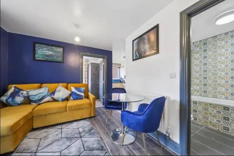 1 bedroom ground floor flat for sale, Archery Close, Harrow HA3