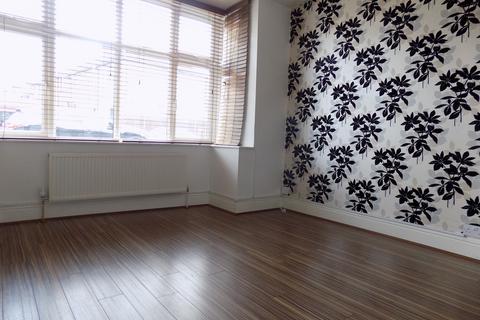 3 bedroom terraced house to rent, Stapleford Road, Luton, Bedfordshire
