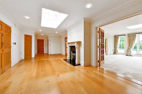 3 bedroom penthouse for sale, Grove Road, Beaconsfield, Buckinghamshire, HP9