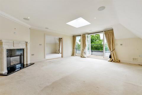 3 bedroom penthouse for sale, Grove Road, Beaconsfield, Buckinghamshire, HP9