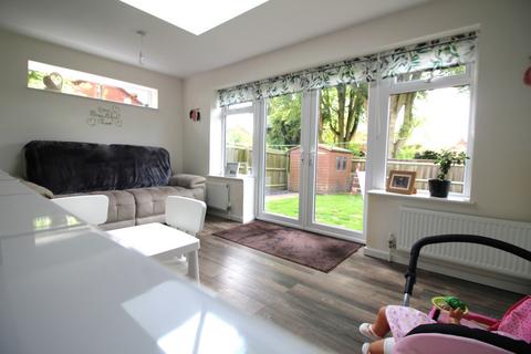 4 bedroom link detached house for sale, Oriole Grove, Kidderminster, DY10