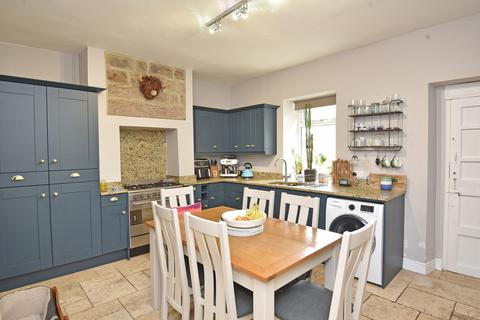 32 Bachelor Gardens, Harrogate, HG1 3EL