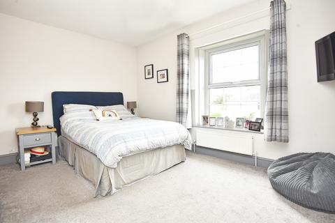 32 Bachelor Gardens, Harrogate, HG1 3EL