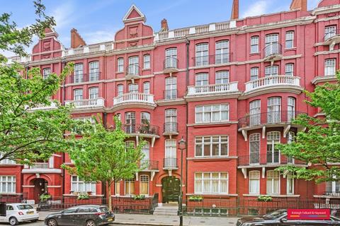 4 bedroom flat to rent, Transept Street London NW1