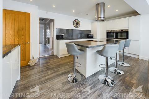 1 Lyndhurst Villas, Norton, Doncaster, DN6 9PX