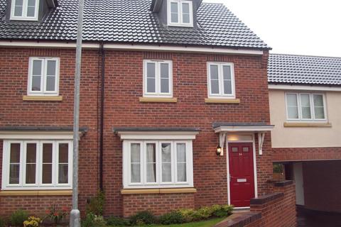 3 bedroom townhouse to rent, Ormonde Close, Grantham