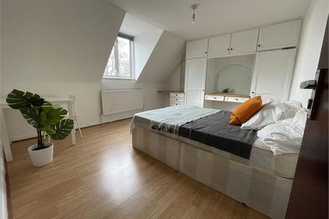 5 bedroom flat to rent, Peckham High Street, Peckham, London,