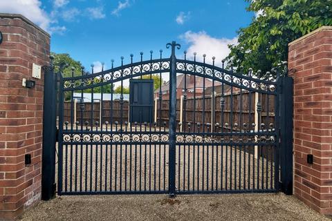 2 bedroom detached bungalow for sale, East Bawtry Road, Whiston