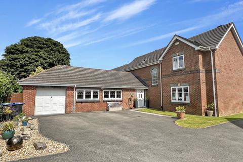 4 bedroom detached house for sale, Fell Road, Westbury