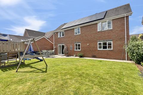 4 bedroom detached house for sale, Fell Road, Westbury