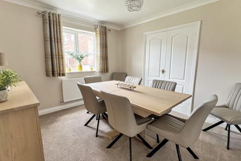 4 bedroom detached house for sale, Fell Road, Westbury