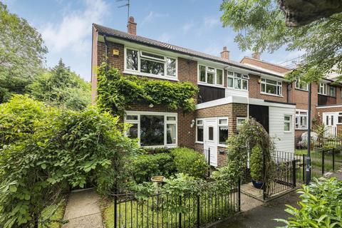 3 bedroom end of terrace house for sale, Well Hall Road, Eltham SE9
