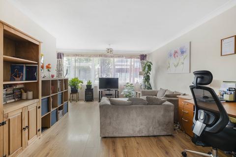 85 Oakways, London, SE9 2NZ